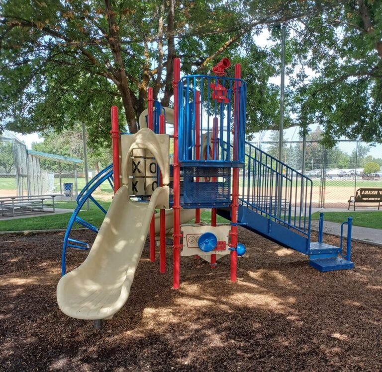 Hawthorne Park Playground 2 768x749